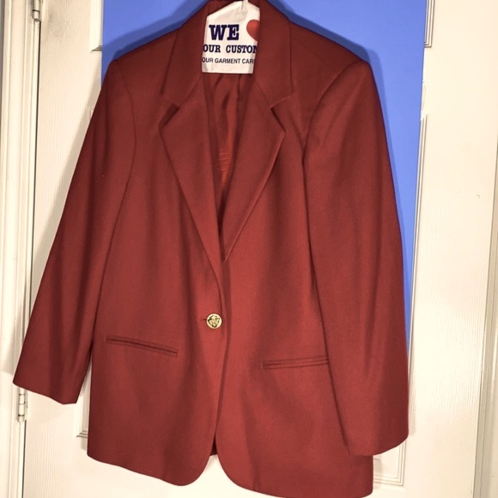 SAG HARBOR BLAZER lined shell 100% new wool, stitched pockets.